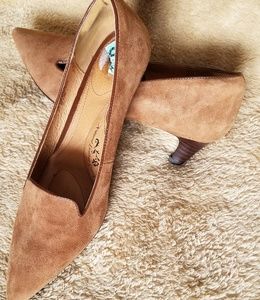 (ON SALE) Sofft Women's Brown Classic pump (8.5M)